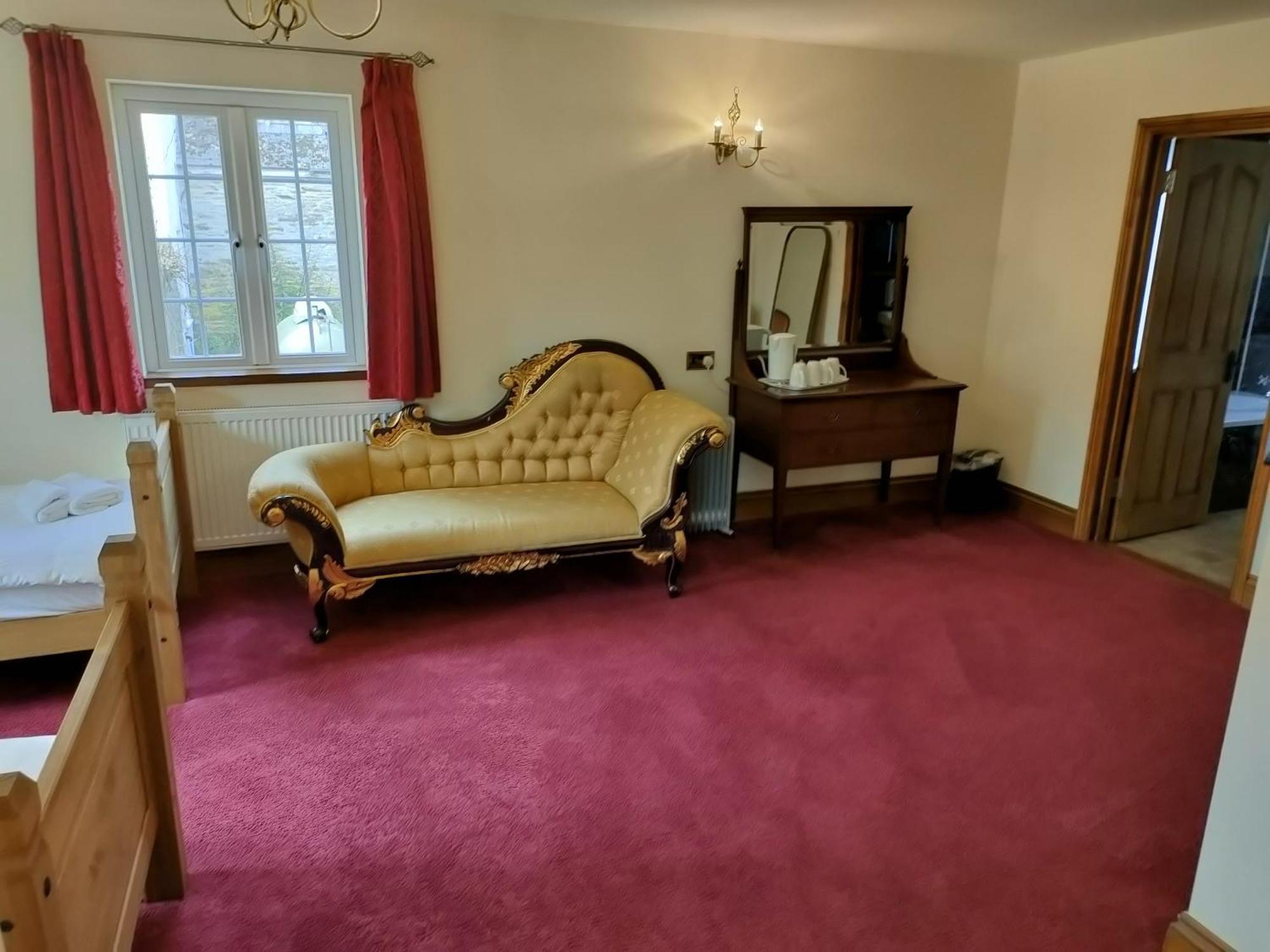 Great Trethew Manor Hotel & Self Catering Lodges リスカード エクステリア 写真
