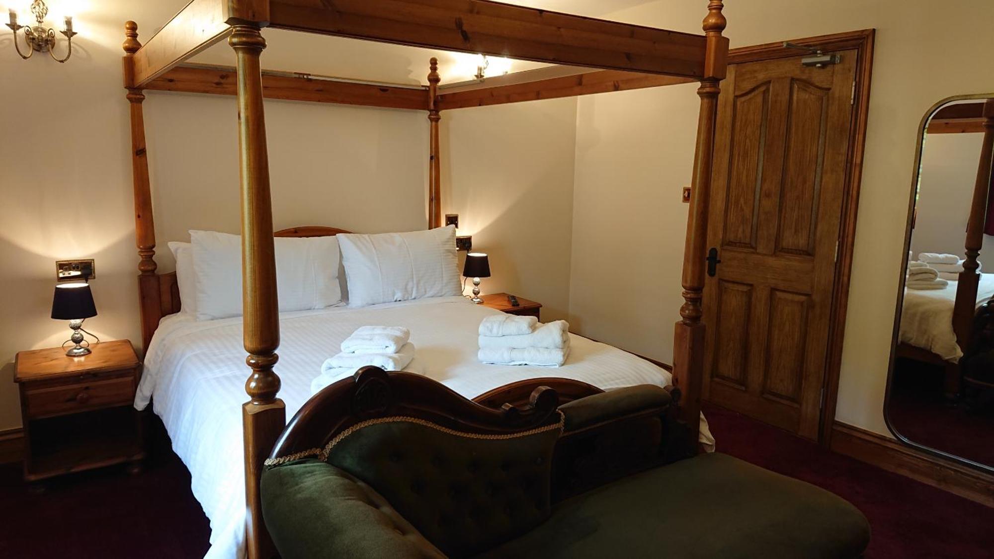 Great Trethew Manor Hotel & Self Catering Lodges リスカード エクステリア 写真