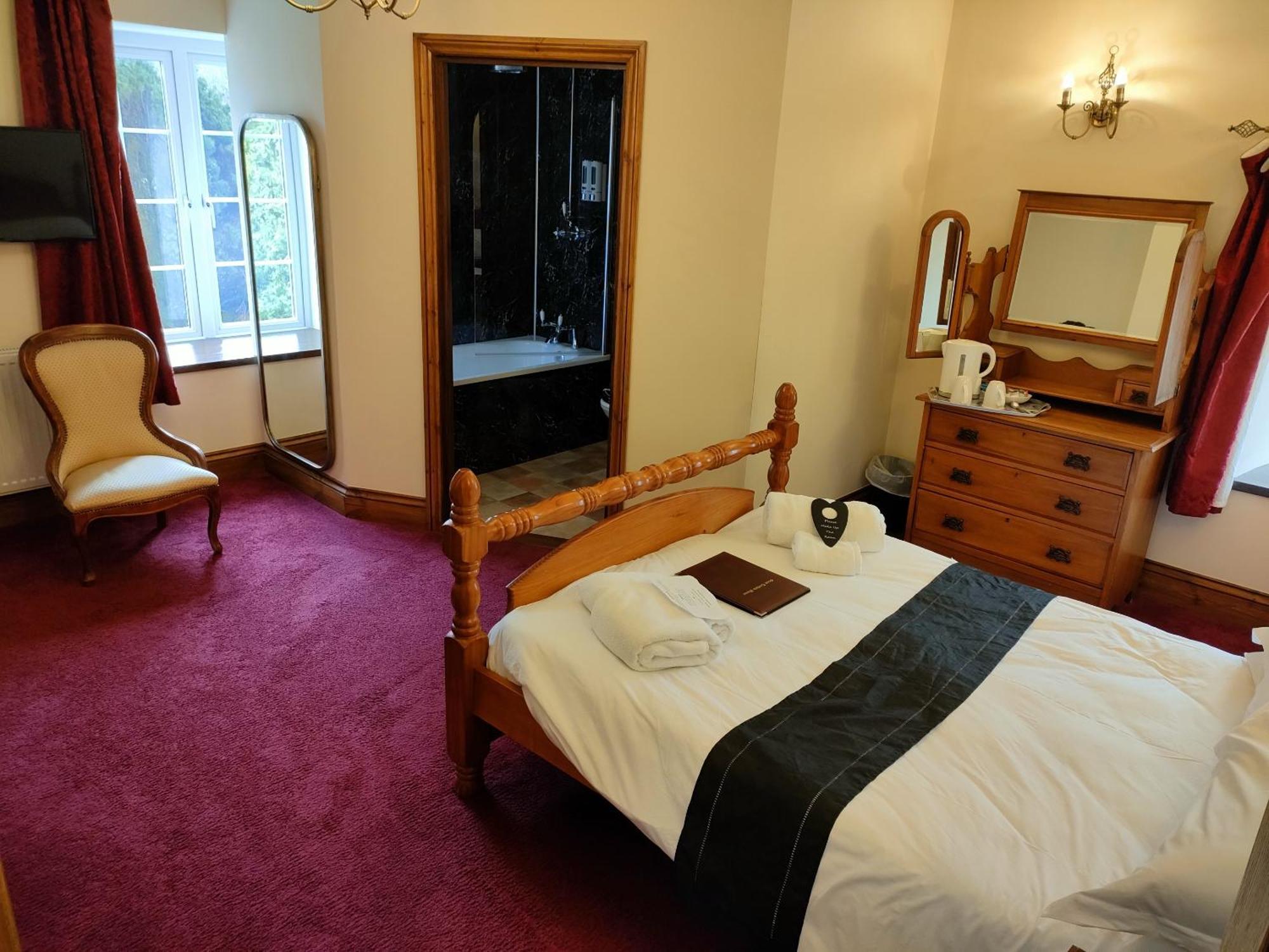 Great Trethew Manor Hotel & Self Catering Lodges リスカード 部屋 写真